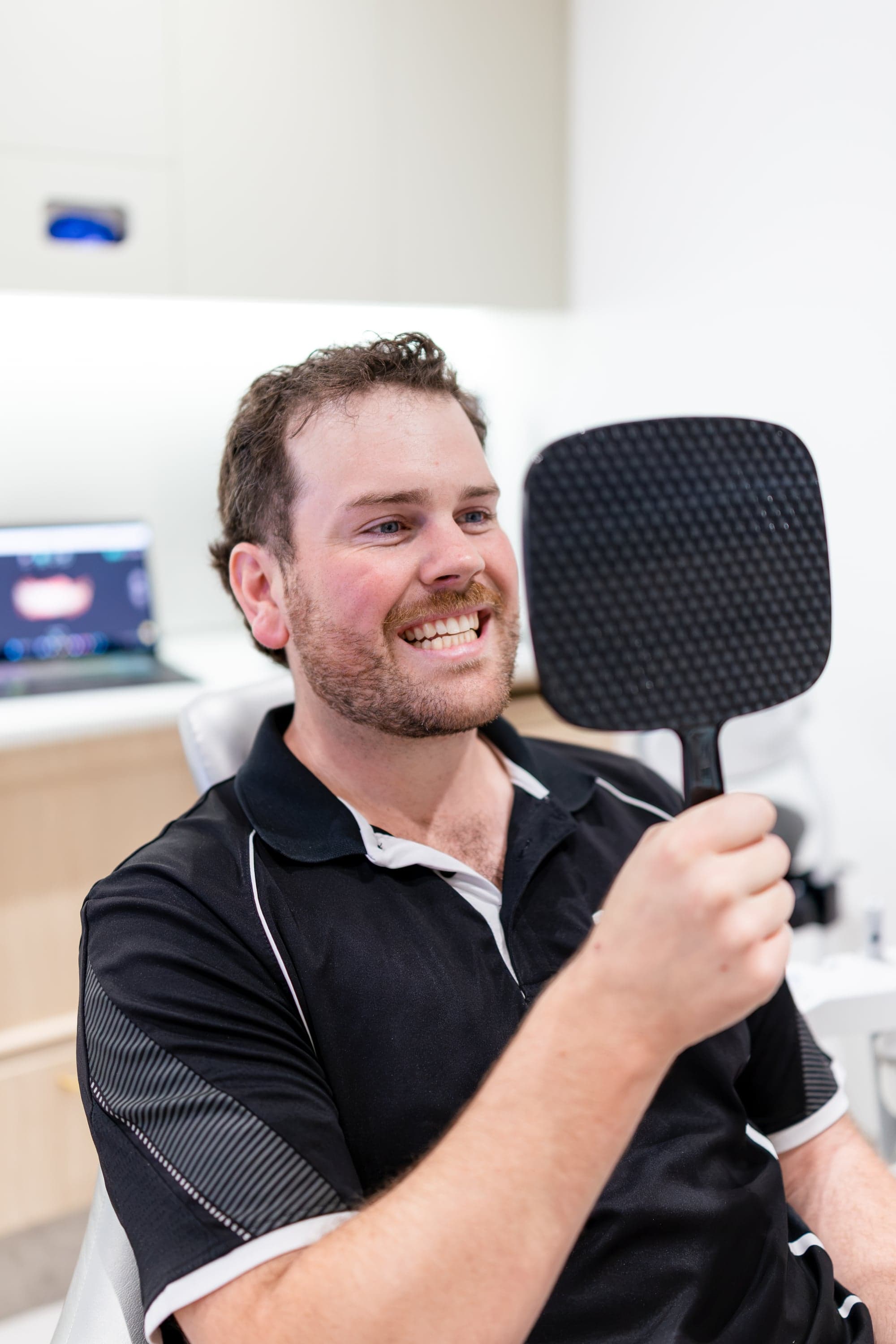 Dentist discussing a personalised treatment plan with patient